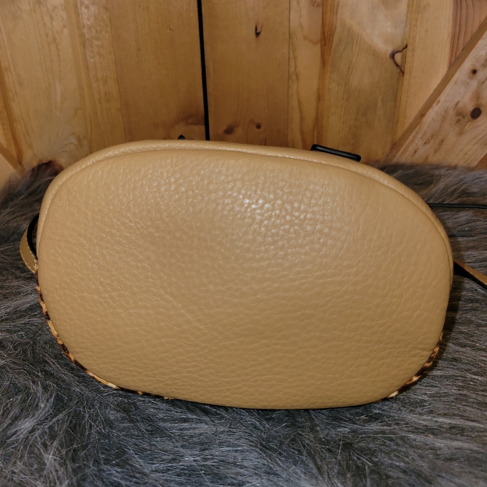 Vince Camuto “KIMI” small Satchel - Picture 11 of 12